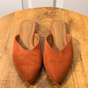 14th & Union Pointed Toe Slip-On Mules in Rust